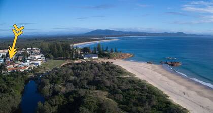 Paragon Apartment 7 - walk to the beach