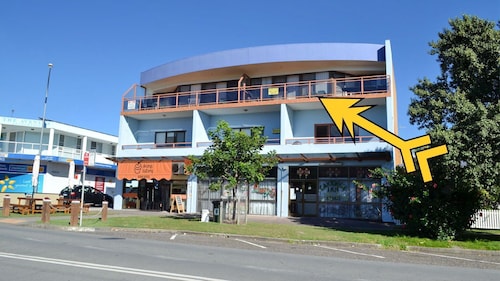 Paragon Apartment 7 - walk to the beach