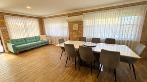 Dining - Beach House - South West Rocks (SOUTH WEST ROCKS)