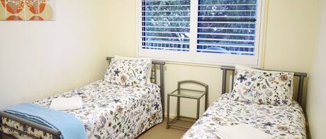 2 habitaciones, acceso a internet y ropa de cama