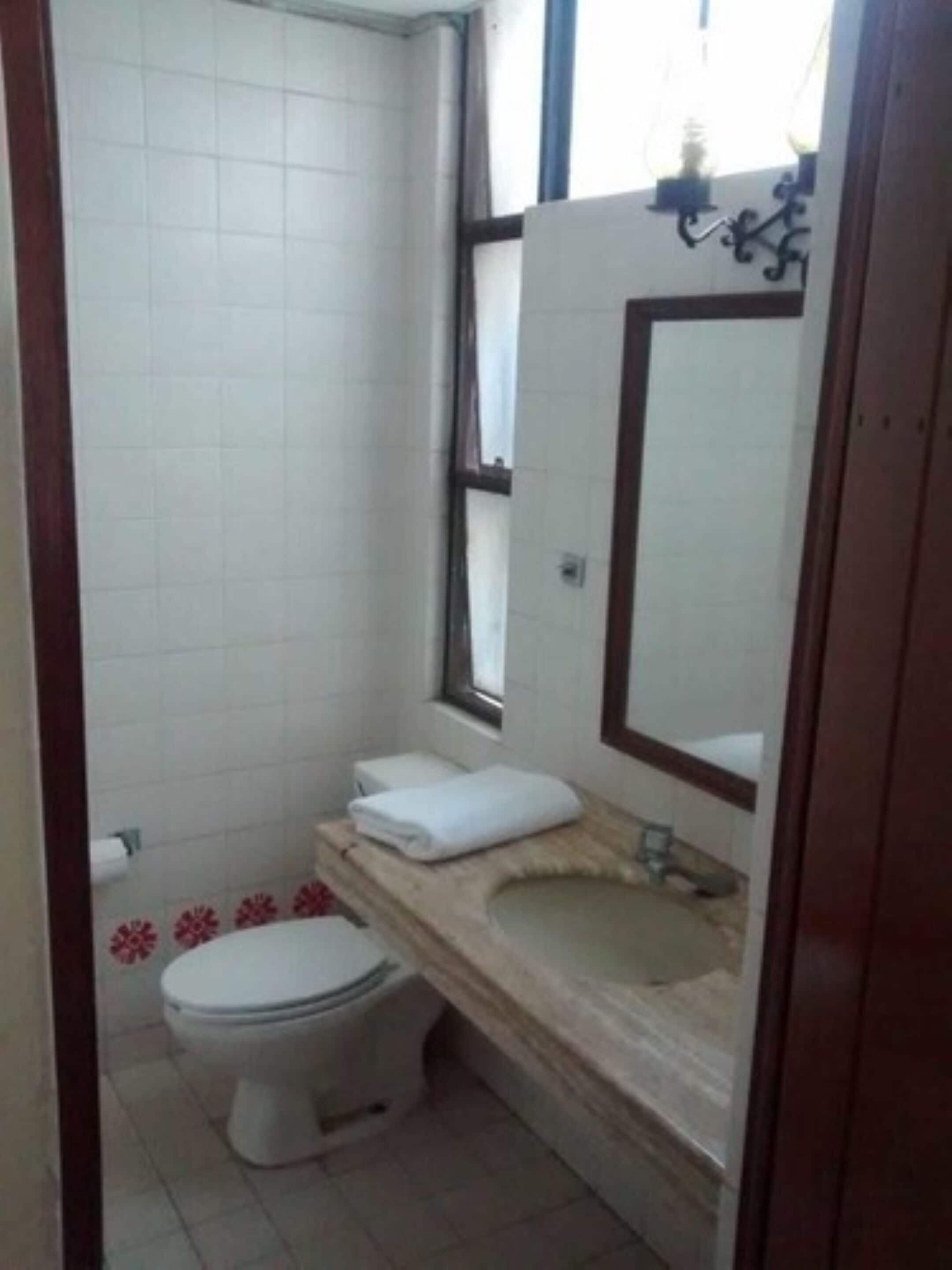 basic single room, 1 single bed, non smoking | 1 bedroom, blackout curtains, free wifi, bed sheets