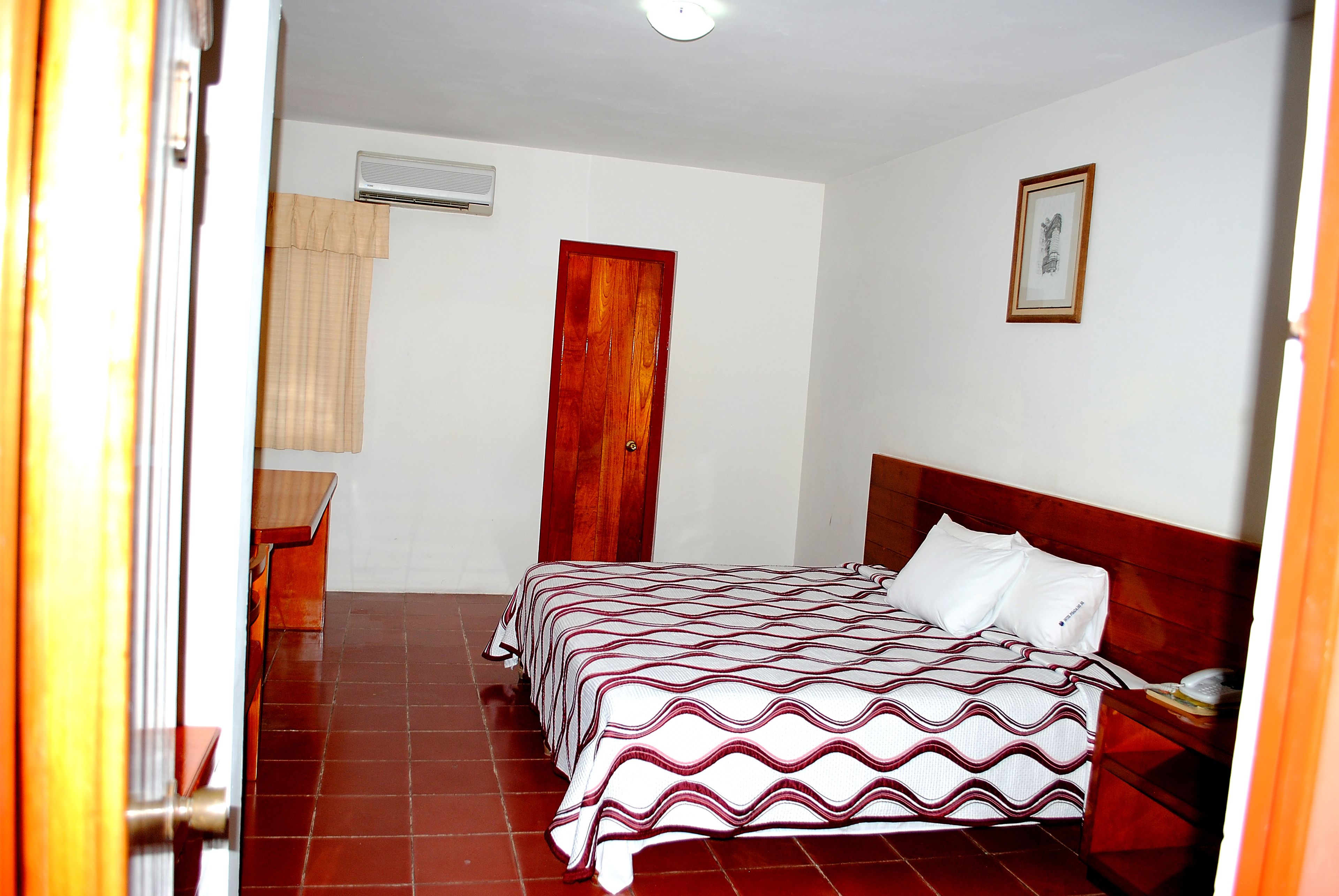 business suite, 1 king bed, non smoking | 1 bedroom, blackout curtains, free wifi, bed sheets