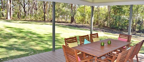 Outdoor dining