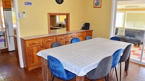 Dining - Seamist Cottage - Pet Friendly (SOUTH WEST ROCKS)