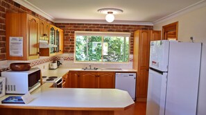 Dishwasher - Birchgrove Terrace 1 (SOUTH WEST ROCKS)
