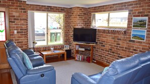 DVD player - Birchgrove Terrace 1 (SOUTH WEST ROCKS)