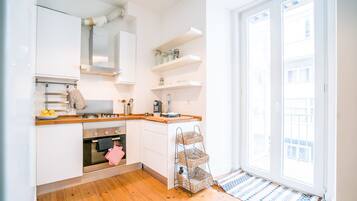 Apartment, 4 Bedrooms, Balcony, River View | Private kitchen | Full-size fridge, microwave, oven, stovetop