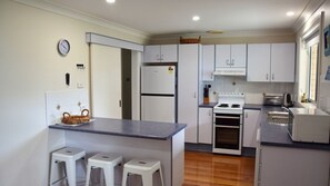 Micro-ondes, lave-vaisselle