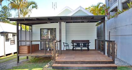 Rockleigh - walk to the beach - Bring your own linen
