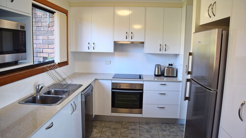 Seaview Townhouse 3 - walk to the beach