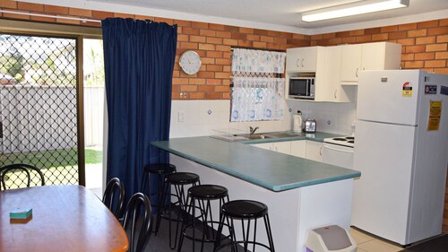 Cameo Court 2 - Bring your own linen