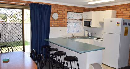 Cameo Court 2 - Bring your own linen