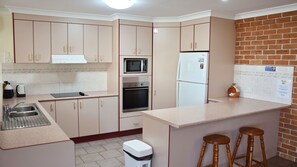 Dishwasher - Beach Retreat - Bring your own linen (SOUTH WEST ROCKS)