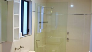 Douche, papier de toilette