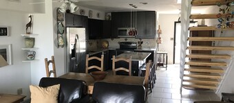 Fenwick Paradise Beach Villa-<br>Beautiful Bayfront  Condo .9<br>Miles From The Beach<br>