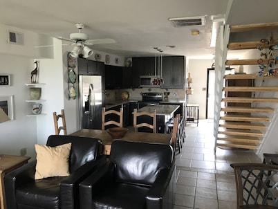 Fenwick Paradise Beach Villa-Beautiful Bayfront Condo .9Miles From The Beach<br>