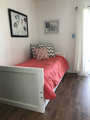 3 slaapkamers, een bureau, een strijkplank/strijkijzer, gratis wifi