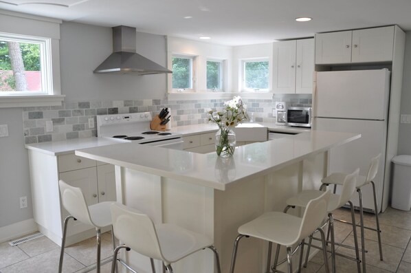 Fridge, microwave, oven, stovetop -   Booking for Summer 25. Call 616-822-4979 for details. (Spring Lake)