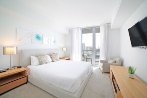 2 bedrooms, Egyptian cotton sheets, premium bedding - Private Ocean Luxury Condos at Beachwalk (Hallandale Beach)