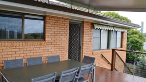 Outdoor dining - Atahara - close to the beach (SOUTH WEST ROCKS)
