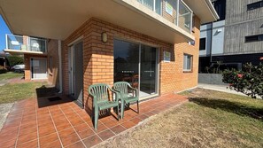 Exterior - Pacific Court 1 - walk to the beach - Bring your own linen (South West Rocks)