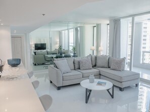 Condo, 2 Bedrooms, 2 Bathrooms, Bay View (Corner - 4240) | 3 bedrooms, free WiFi - The Grand Condos by GGM (Miami)