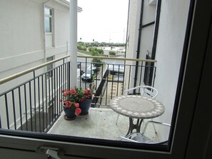Interior - Sea View Apartment situated on the seafront near the village Salthill (Galway)