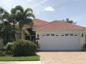 Exterior - Beautiful 3BR Venice Home w/ private pool - OPEN month of January 2027!! (Venice)