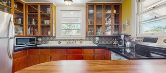 Classic country style home on Hawaii Belt Road near Hilo