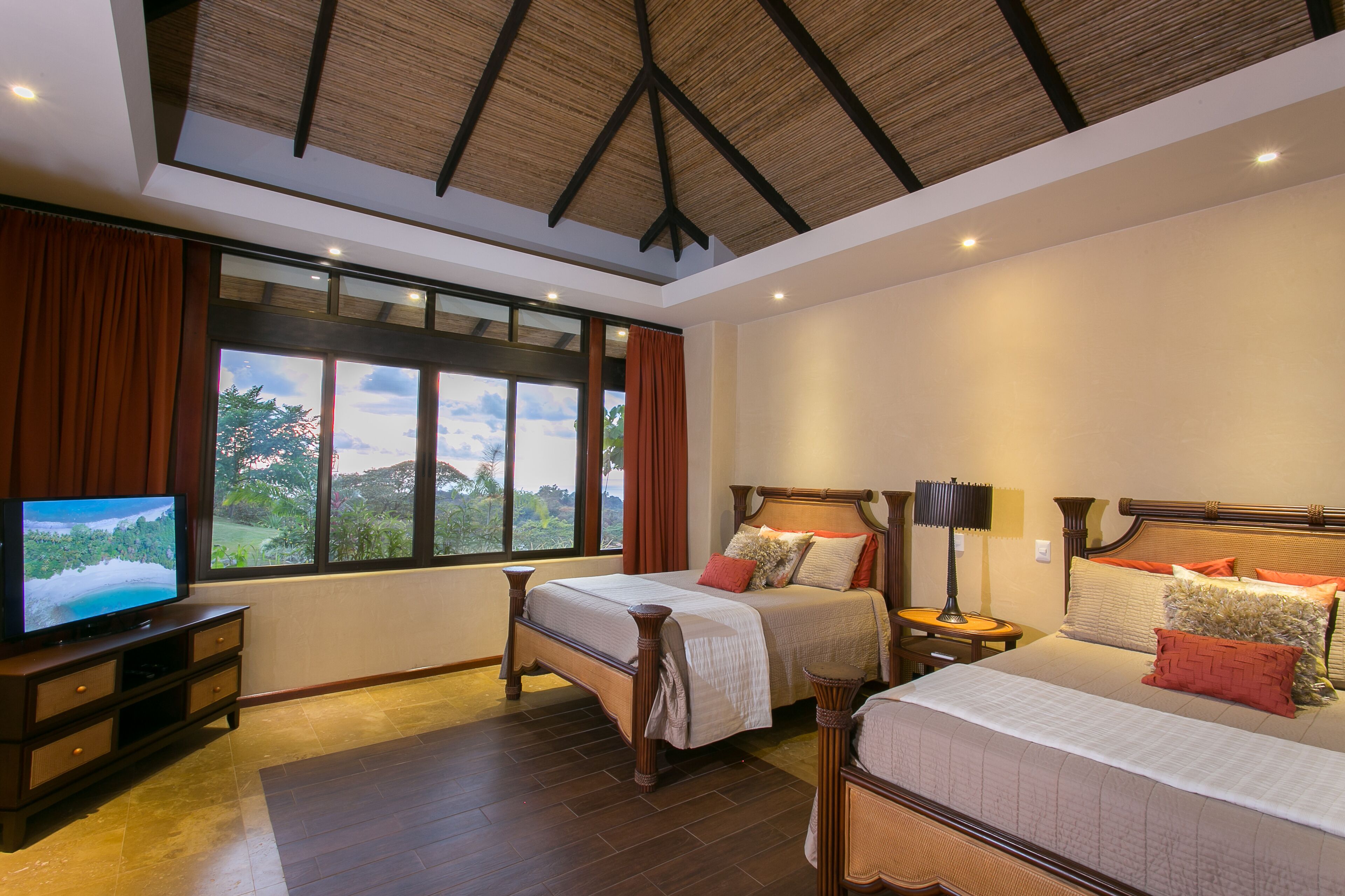 2 bedrooms, in-room safe, WiFi, bed sheets