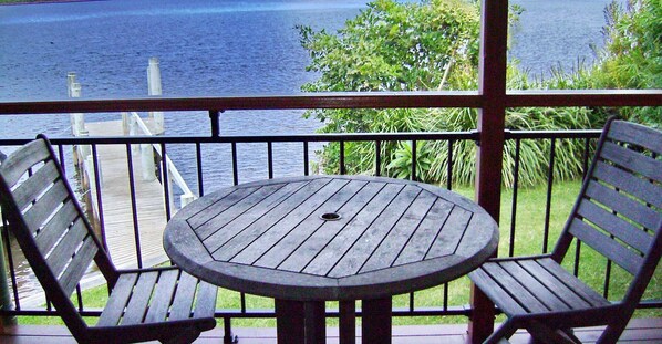 Outdoor dining - Coast & Country Cabin 2 (Rainbow Reach)