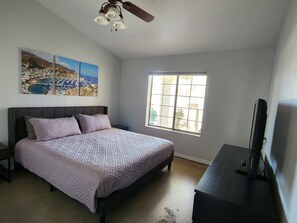 3 bedrooms, desk, iron/ironing board, free WiFi