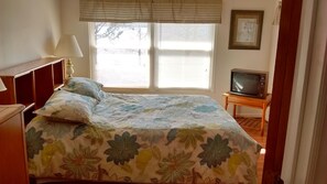 4 bedrooms, iron/ironing board, free WiFi