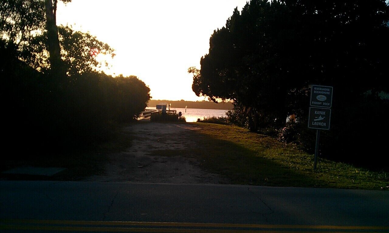 Private 2/1 Beachside Home - Clean - Pet Friendly 
