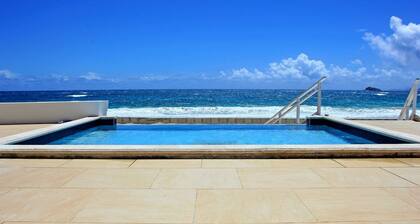 ON THE BEACH - Ocean front - Luxury 10 bedroom Estate