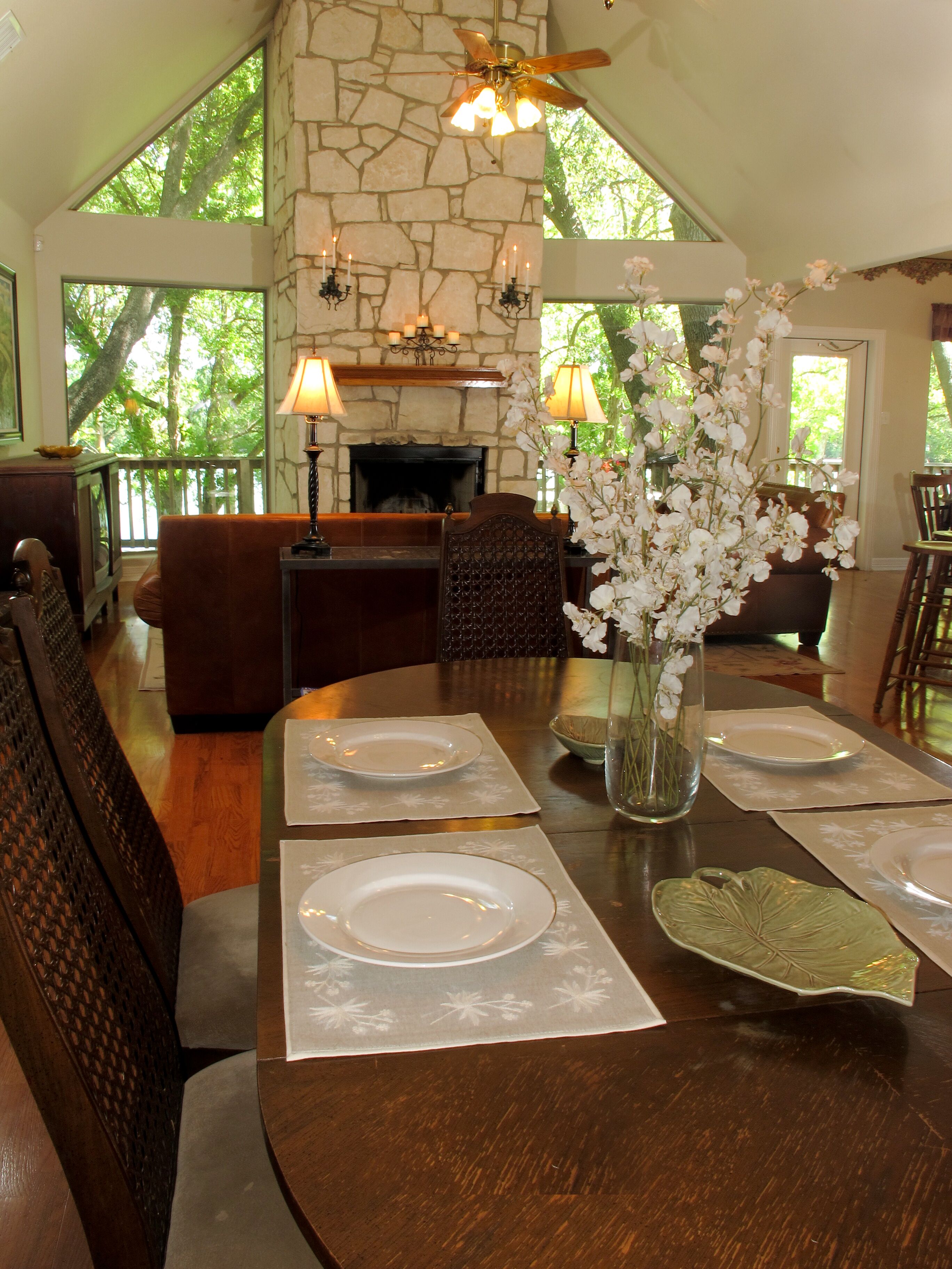 New Braunfels Lake Haus on Lake Dunlap - Winter Rates Available