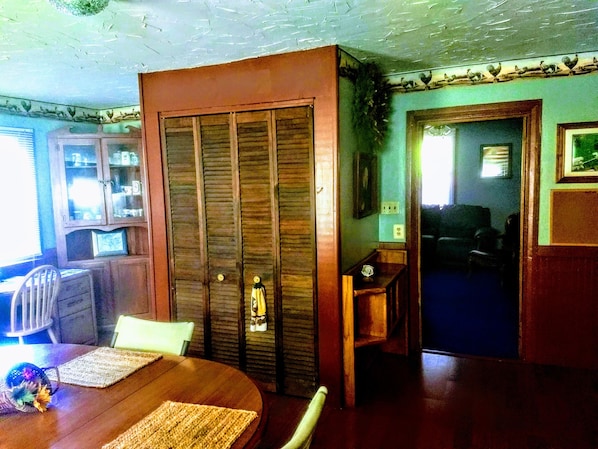 Interior - Hershey Park and Hershey attractions 6 miles!! (Grantville)