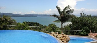 BEAUTIFUL CONDO SUITE 3B/2B IN LAKE ARENAL