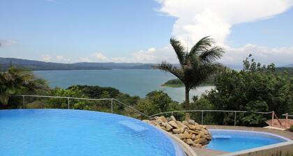 LAC ARENAL, PISCINE VUE NOUVEAU CONDO 1B / 1 B