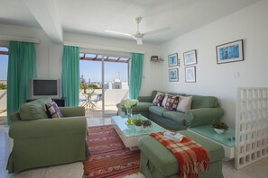 Flat-screen TV - Protaras Annie Suite (Paralimni)