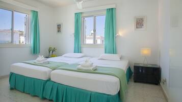 Apartamento, 2 quartos, 2 banheiros | 2 quartos, escrivaninha, ferros/tábuas de passar roupa