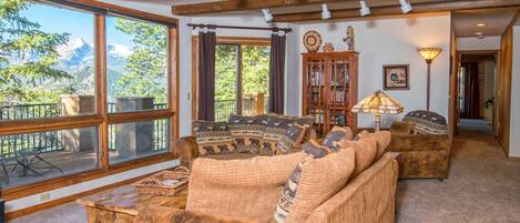 House, 2 Bedrooms | Living room