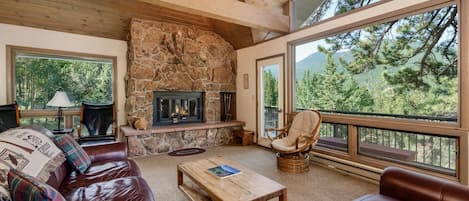 House, 2 Bedrooms | Living area | TV, DVD player