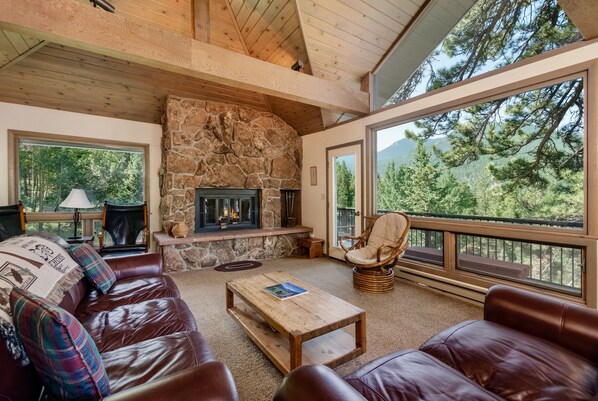 單棟房屋, 2 間臥室 | 客廳 | 電視、DVD 播放機