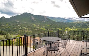House, 4 Bedrooms | Balcony