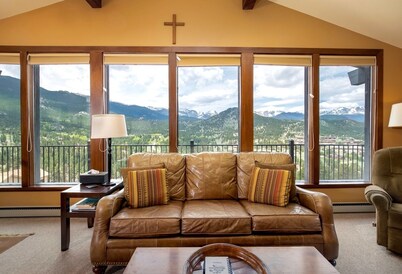 Kintzle Family Vacation At Windcliff 4 Bedroom Home by RedAwning