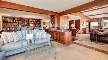 House, 4 Bedrooms | Interior