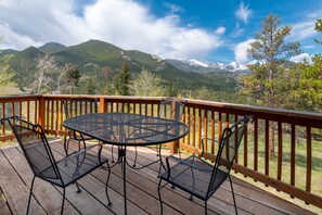 House, 4 Bedrooms | Property grounds - Salmans Bear Cove Family Vacation At Windcliff 4 Bedroom Home by RedAwning (Estes Park)