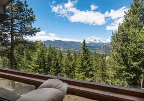 House, 4 Bedrooms | Balcony