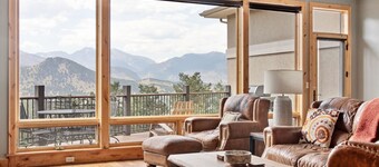 Serenity Luxury Vacation At Windcliff 3 Bedroom Home by RedAwning